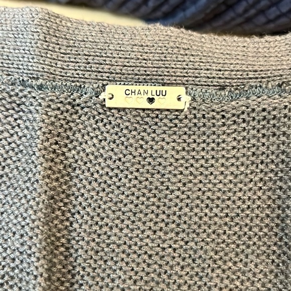 Chan Luu,Luxury Elegant Rich Gray Cardigan Sweater w/Lace Hem, Perfect, Size M - Picture 8 of 10